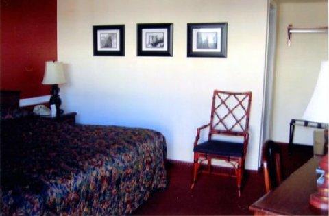 Whitman Motor Lodge Huntington